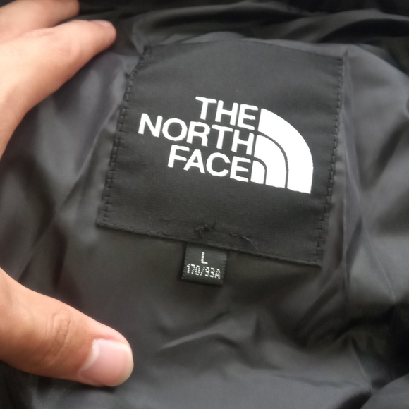 The North Face Puffer Jacket - Picture 6 of 9